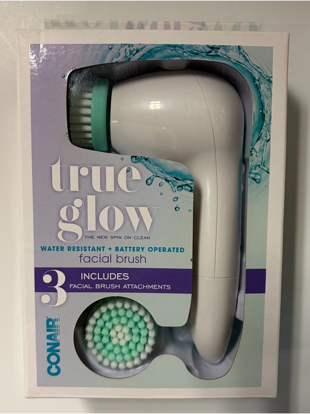 tg Water-Resistant Battery Facial Brush in White & Mint